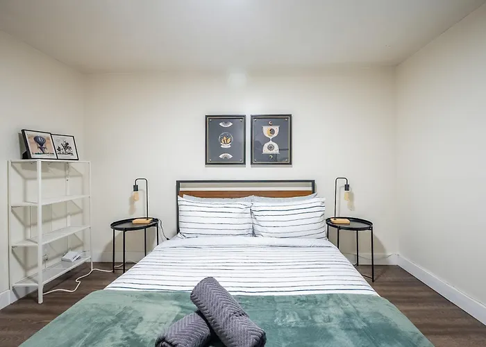Modern 2Br Apt - Close To Trinity Bellwoods Park