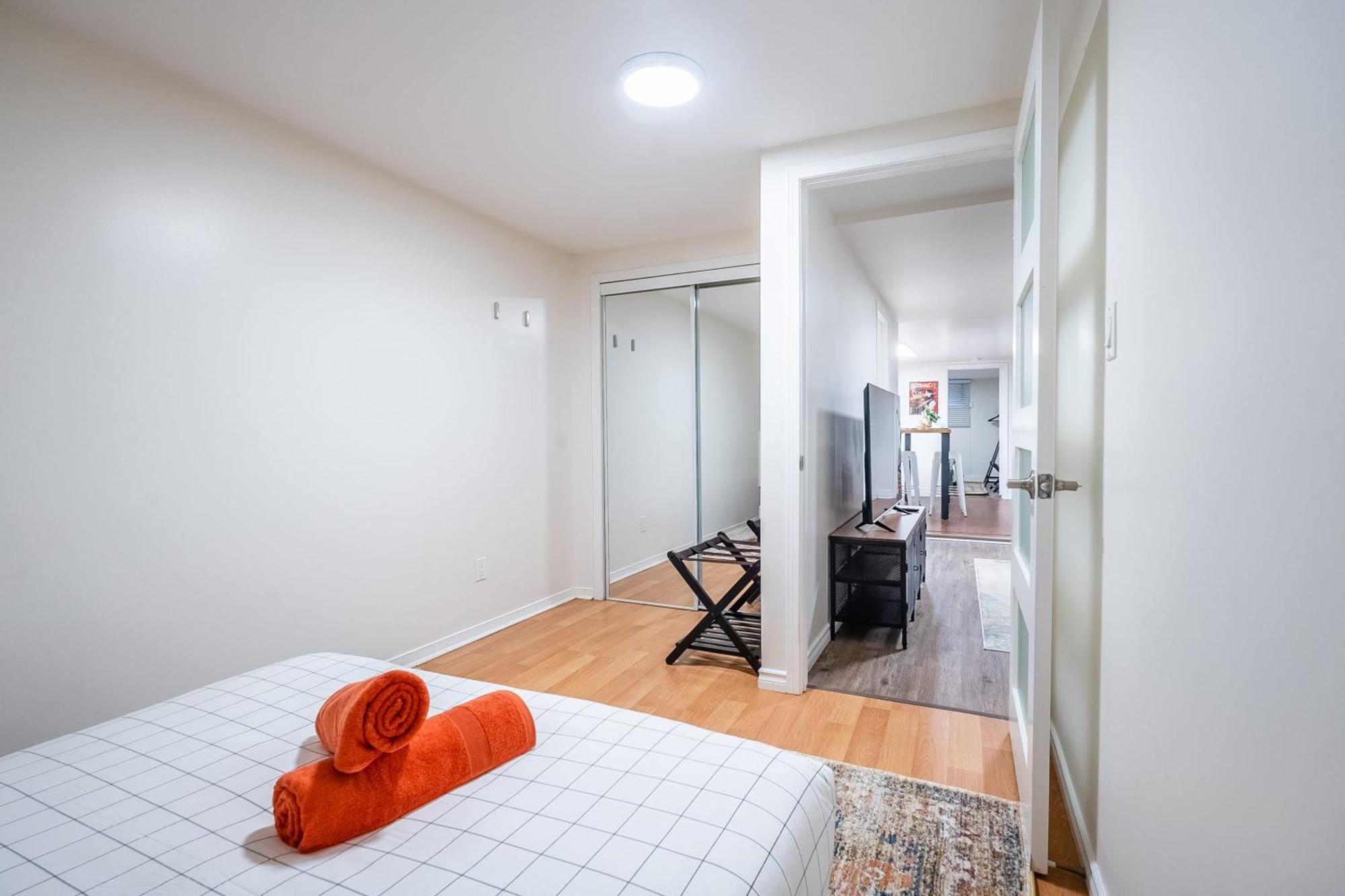 Apartment Modern 2br Apt - Close To Trinity Bellwoods Park Toronto