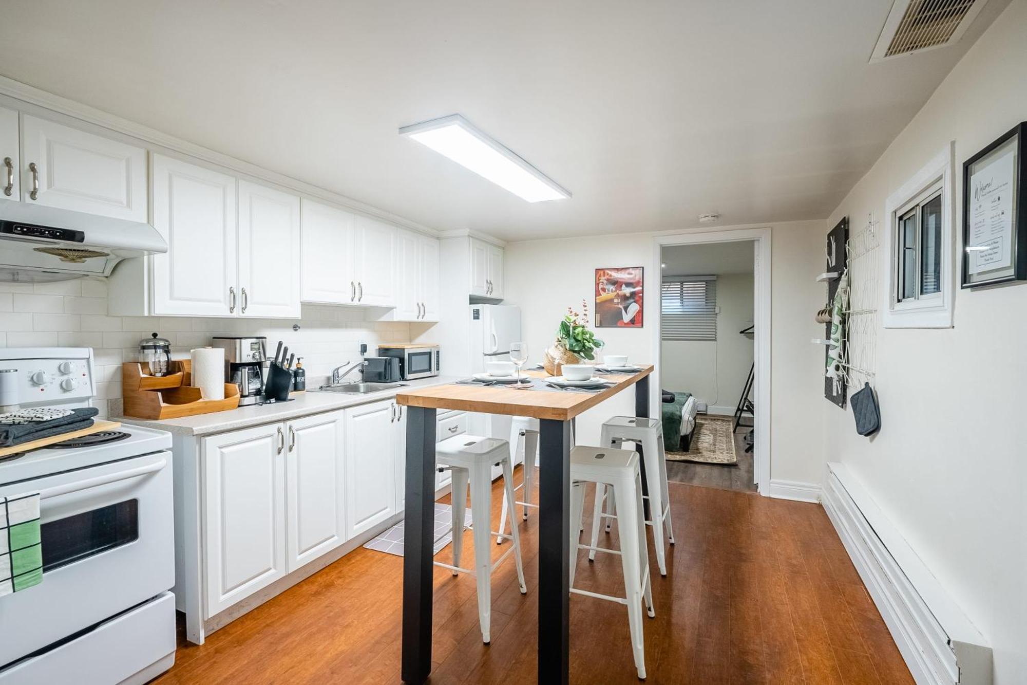 Modern 2br Apt - Close To Trinity Bellwoods Park *