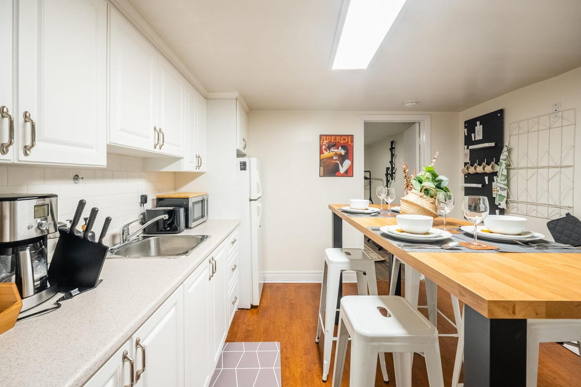 Apartment Modern 2br Apt - Close To Trinity Bellwoods Park *