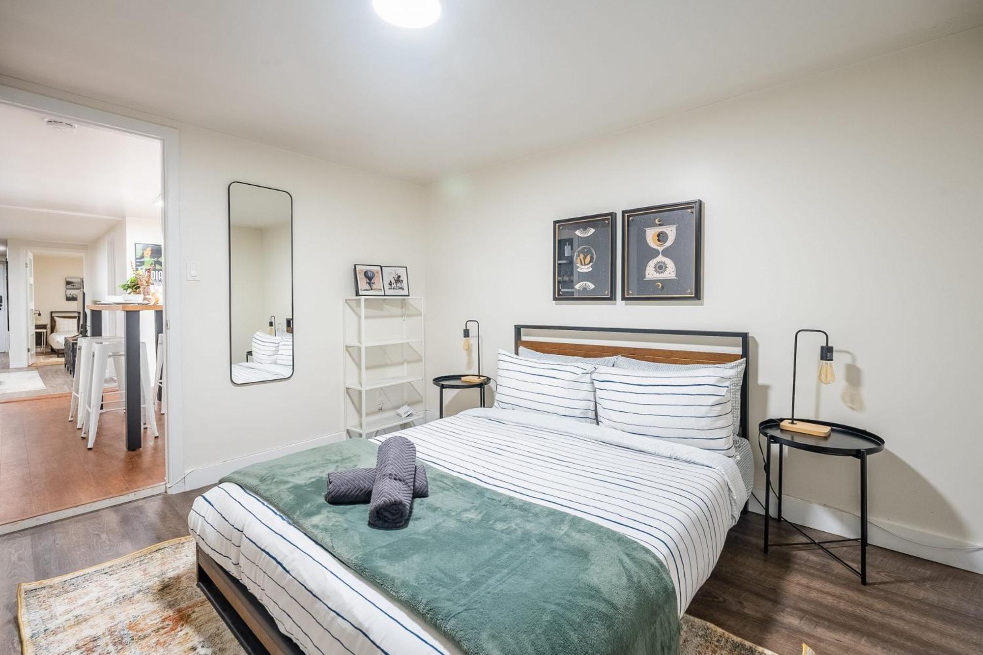 Modern 2br Apt - Close To Trinity Bellwoods Park * Toronto